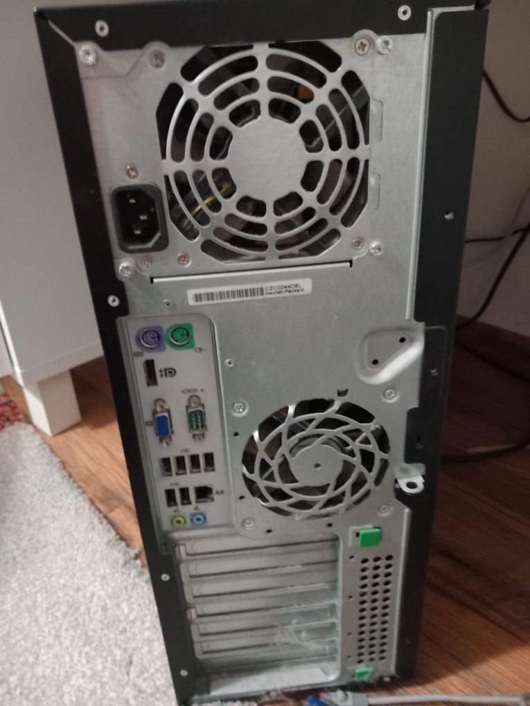 Komputer HP Compaq 8000 Elitę + monitor