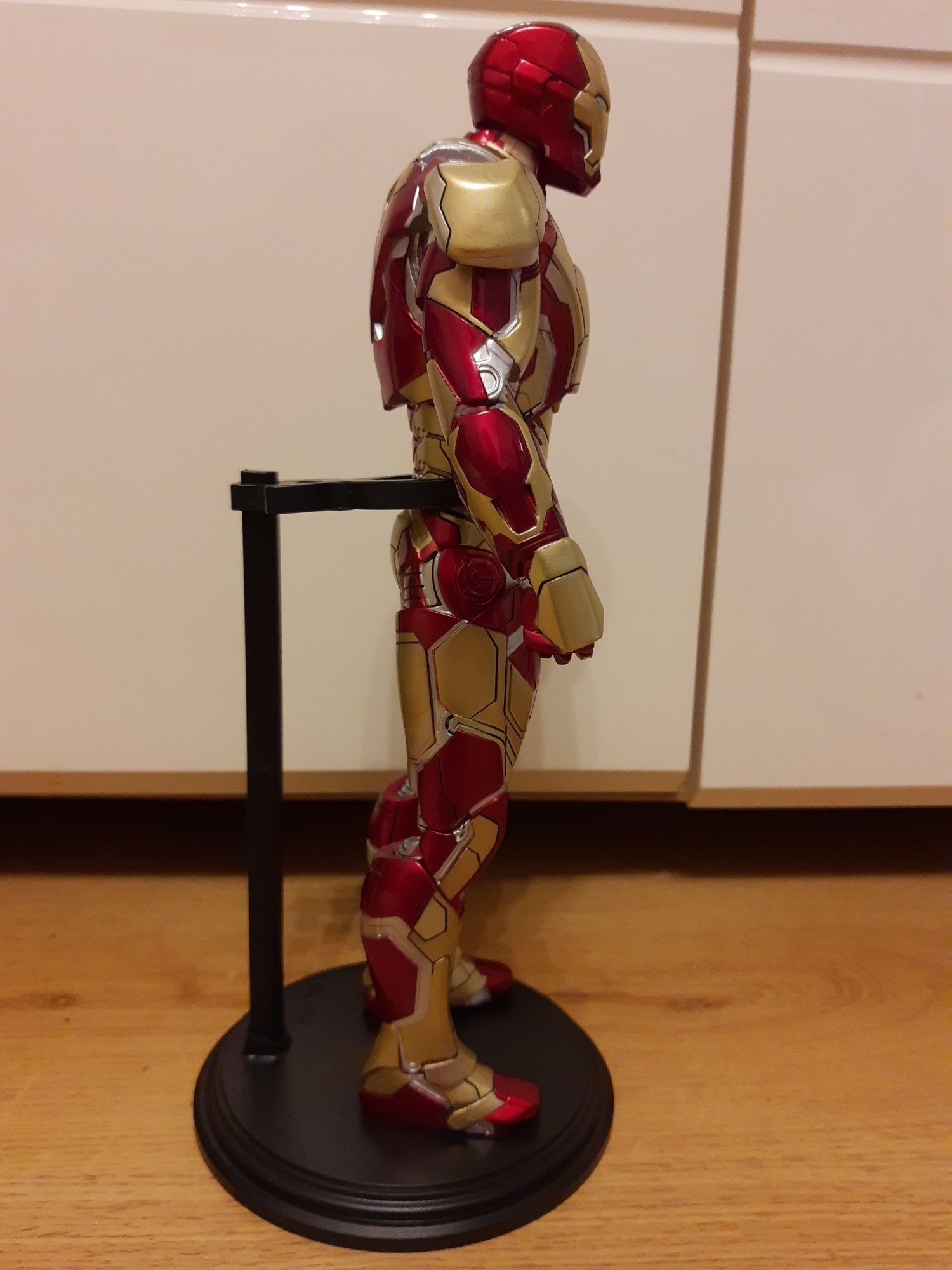 Iron Man figurka w stylu Hot Toys Sideshow Kotobukiya Avengers