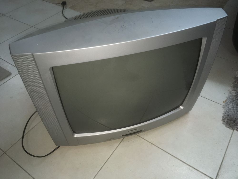 Televisor Sunkaï 50 cm com Comando