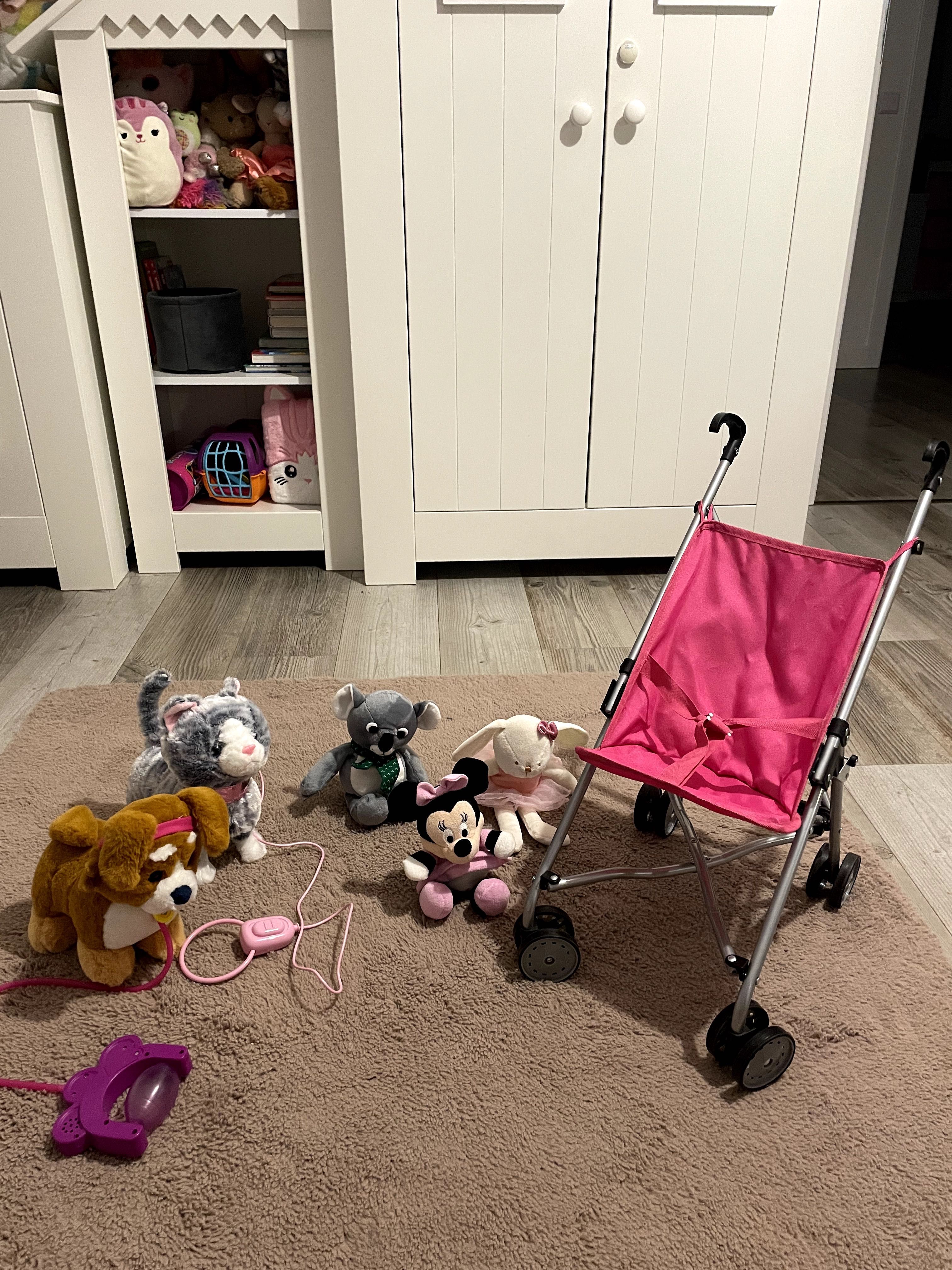 Zestaw zabawek wózek dla lalki, maskotki, kotek i piesek na smyczy
