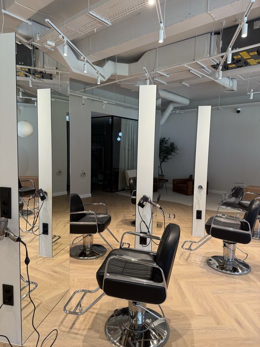 Wynajmę stanowisko fryzjerskie / Bardzo wysoki standard/ Top Lokalizac