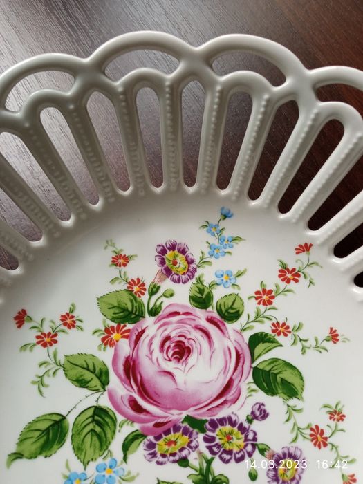 Ażurowa miska na owoce.