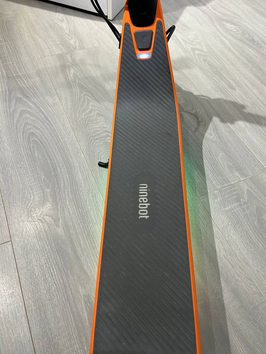 Продам электросамокат бу