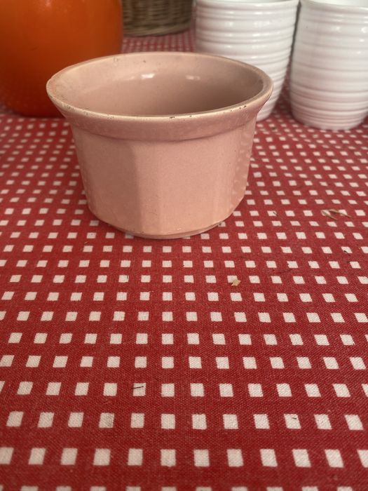 Vasos pequenos, em cerâmica, tamanhos variados