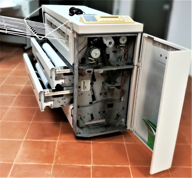 Plotter Laser Xerox 8825