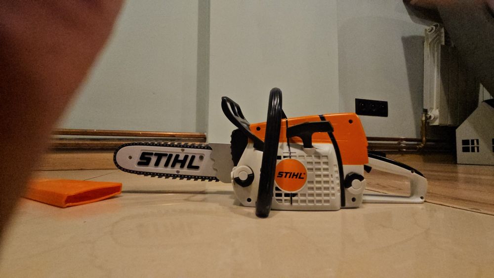Piła spalinowa Stihl MS – zabawka na baterie