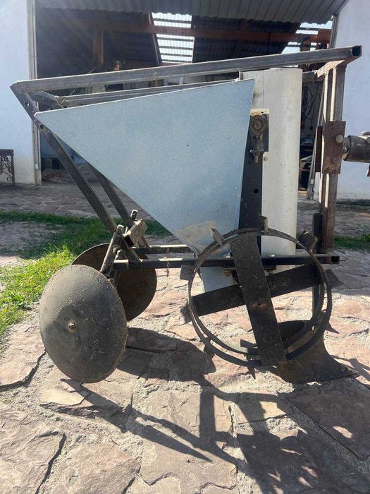 Мотоблок МТЗ 05 | Причіп, саджалка, плуг, косарка, викопувач