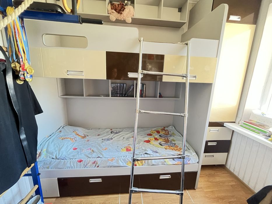 Продам двоярусне  ліжко