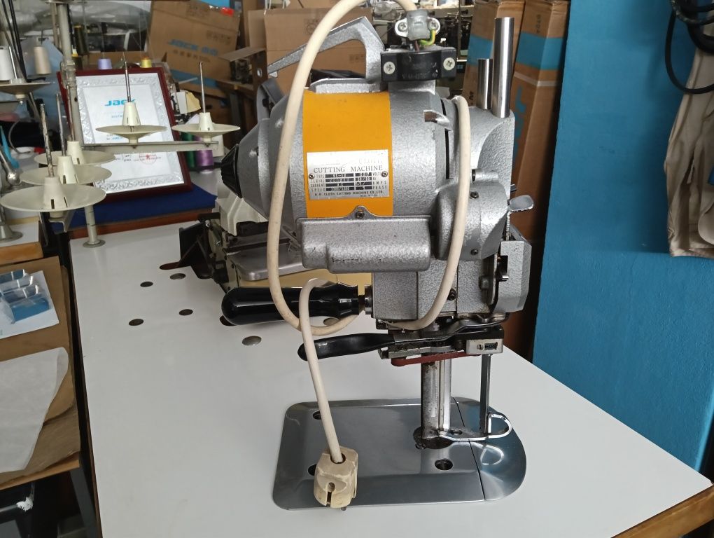 Tesoura vertical KM 5"