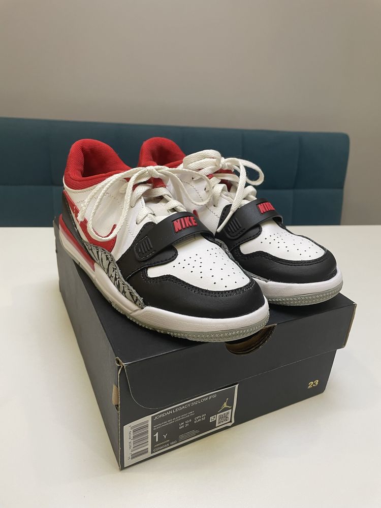 Кросівки Jordan Legacy 312 Low Nike