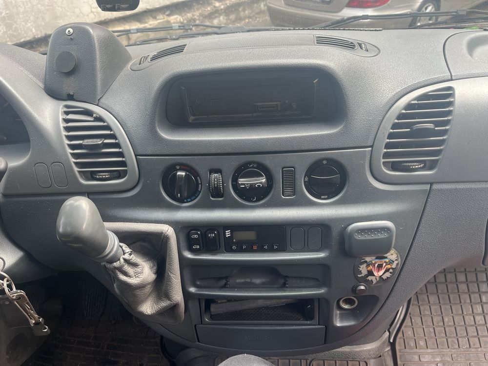 Продам Mercedes Sprinter 313D грузовой