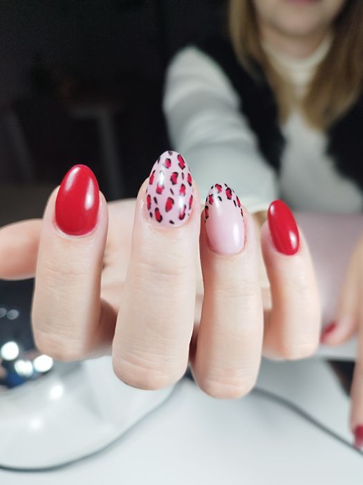 Manicure żelowy hybrydowy  Pedicure hybrydowy Dopełnienie żel