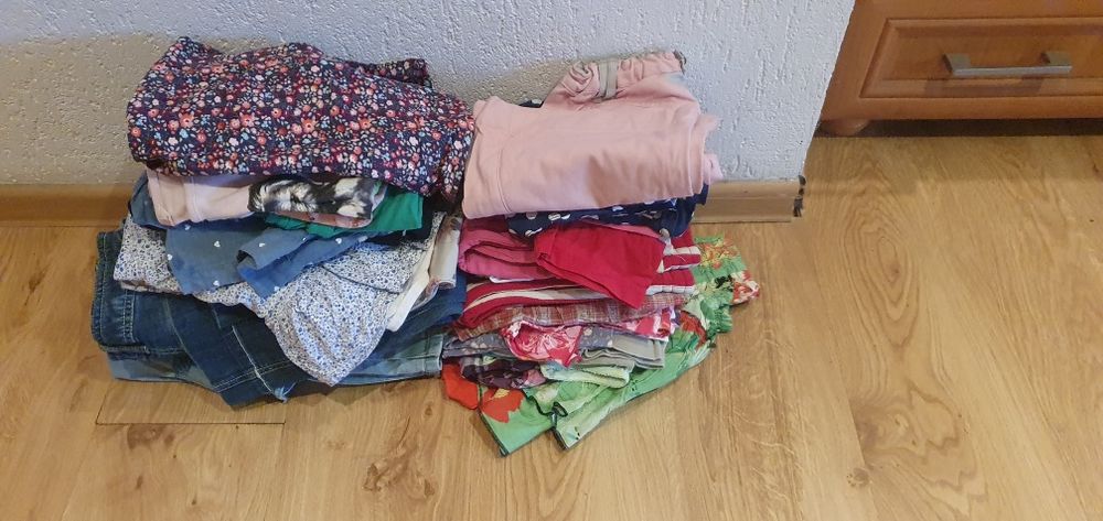 Paka ubrań dla dziewczynki r.110/122