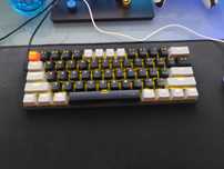 Teclado mecânico iluminado 60% Switch azul como novo.