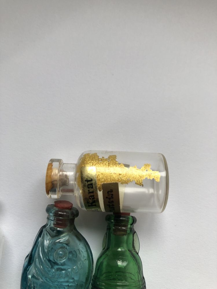 Małe ozdobne buteleczki kolekcjonerskie cena tylko 31.01