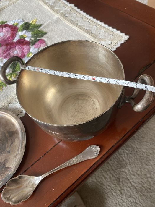 Zabytkowy garnek , (cukiernica )posrebrzany