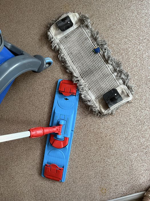 Тележка для уборки с оджимом. Для клининга. Швабра