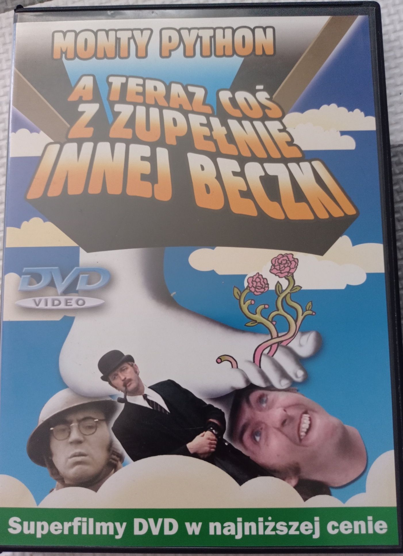 Monty Python "a teraz coś z zupełnie innej beczki "