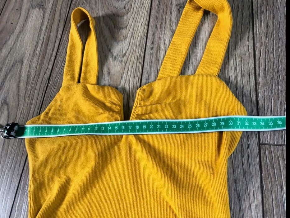 Żółty top Bershka