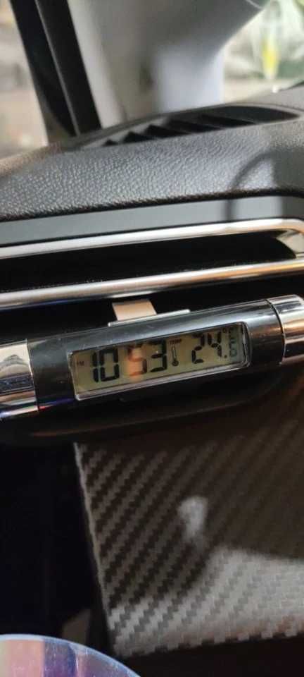 Автомобильные электронные часы - термометр с подсветкой синего цвета