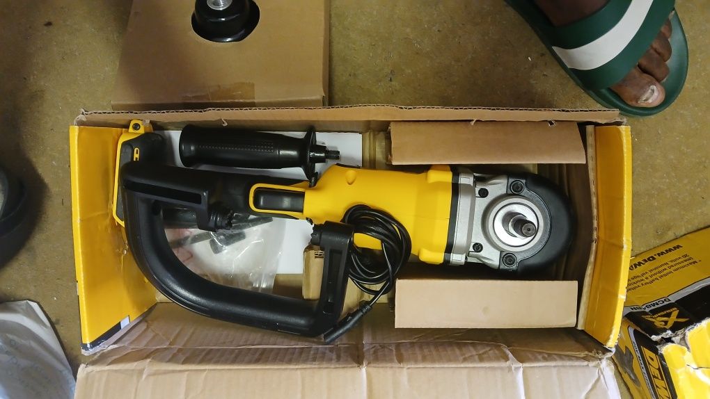 2 Polidoras Dewalt