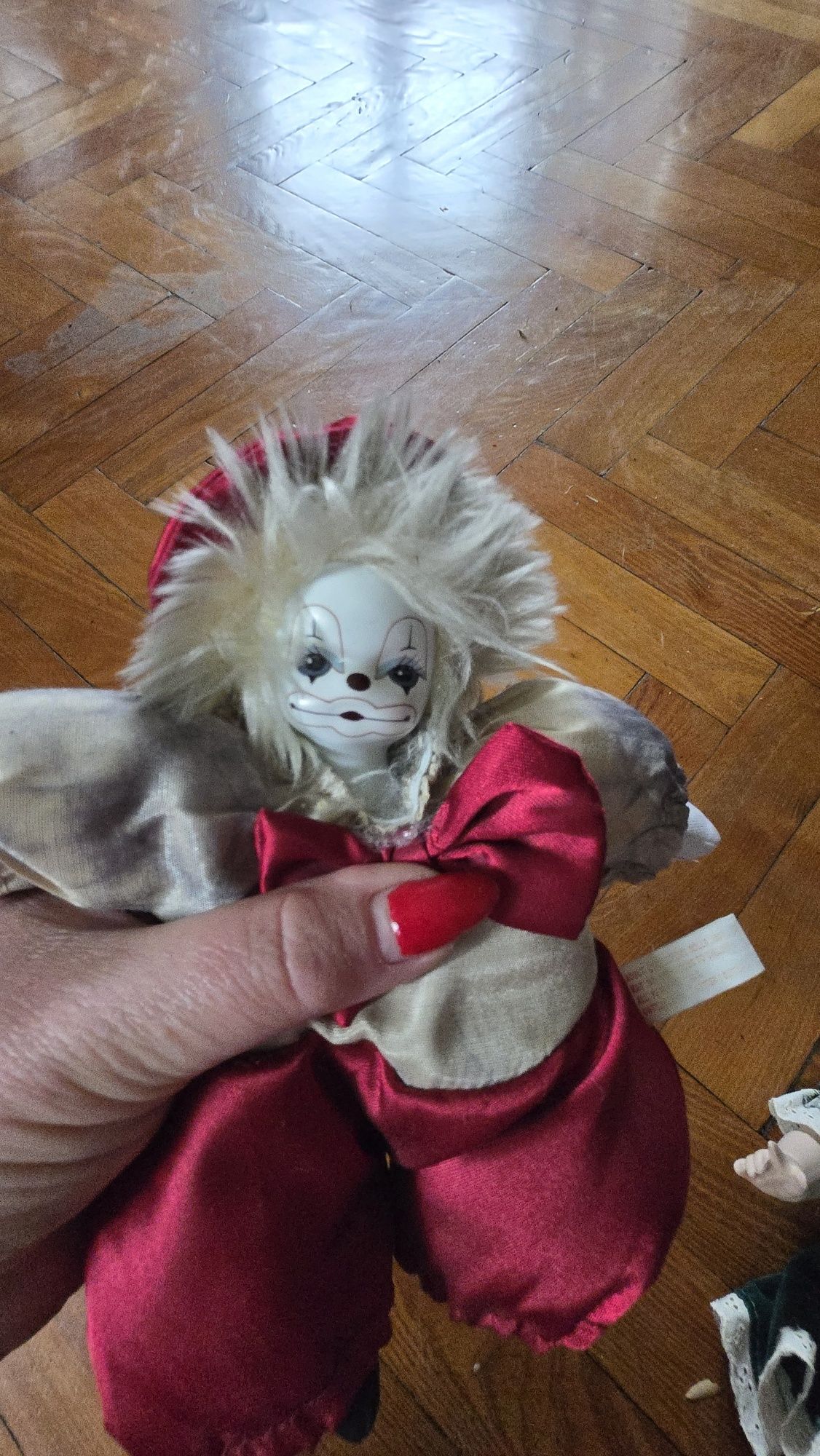 Porcelanowy klaun maly.