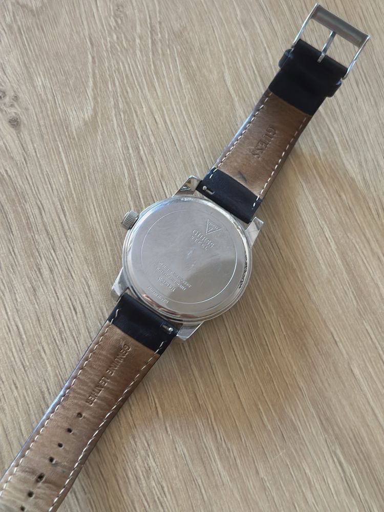 Годинник , часы Guess