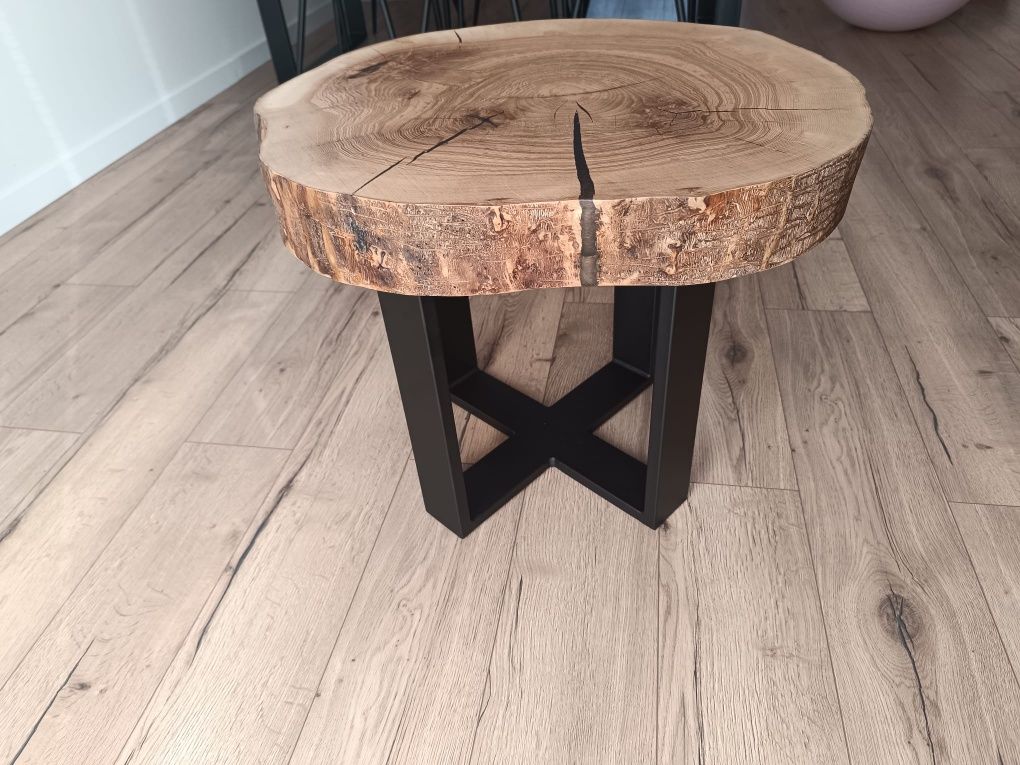 Stolik kawowy z plastra jesionu  60 - 70 cm