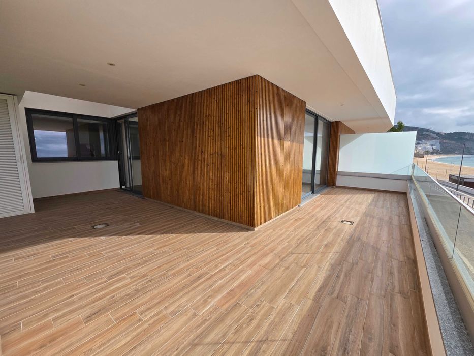 Apartamento t2 Santiago ( Sesimbra )  primeira linha vista de mar .