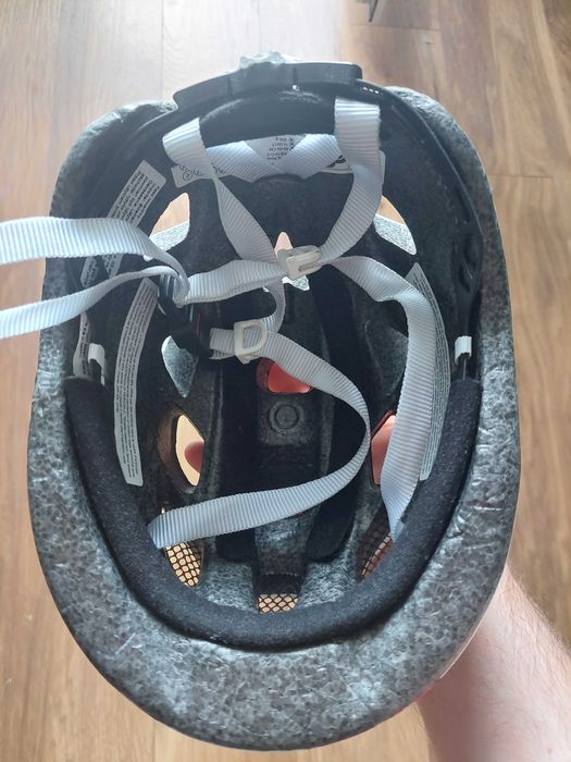 Kask rowerowy Alpina dla dziecka dziewczynki w kwiatki