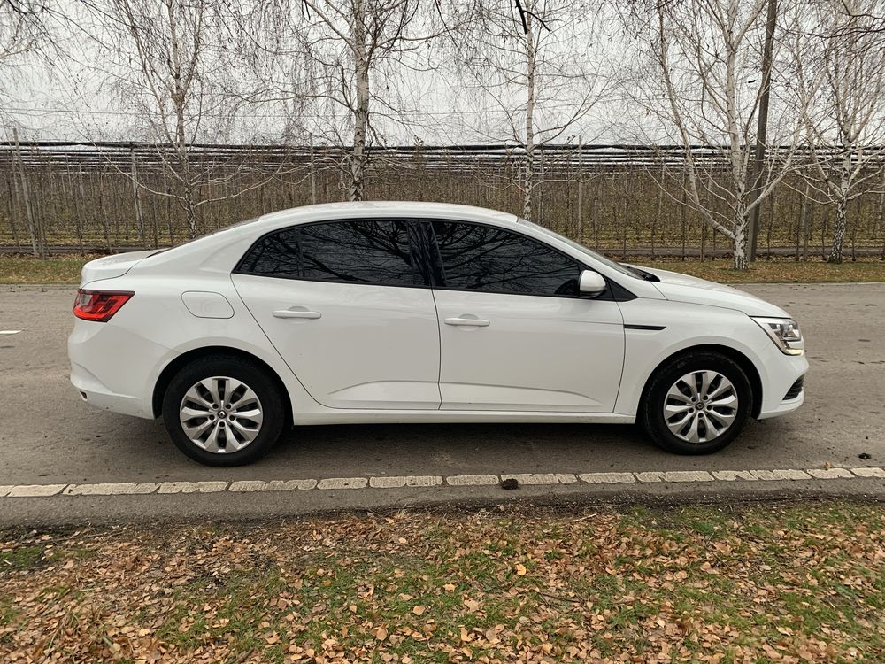 Renault Megane 12.2020 1.5 tdi механика 6 передач