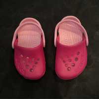 Crocs menina rosa