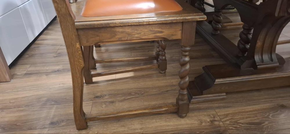 Piękny rustykalny stół dębowy do jadalni