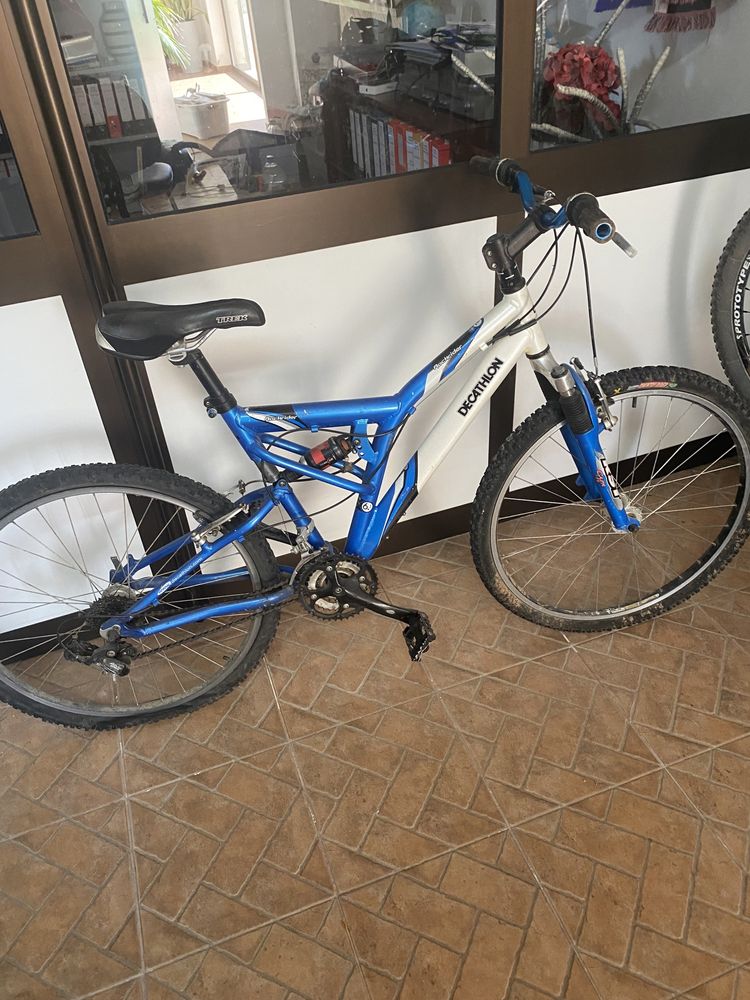 Bicicleta de BTT em bom estado