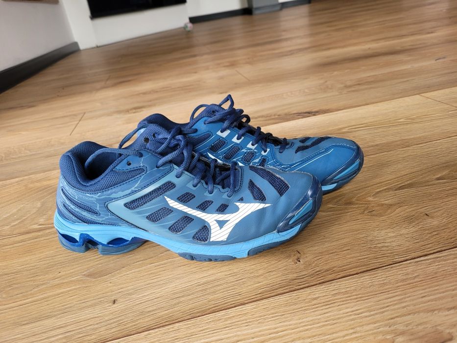 MIZUNO Wave Voltage buty do siatkówki rozmiar 41