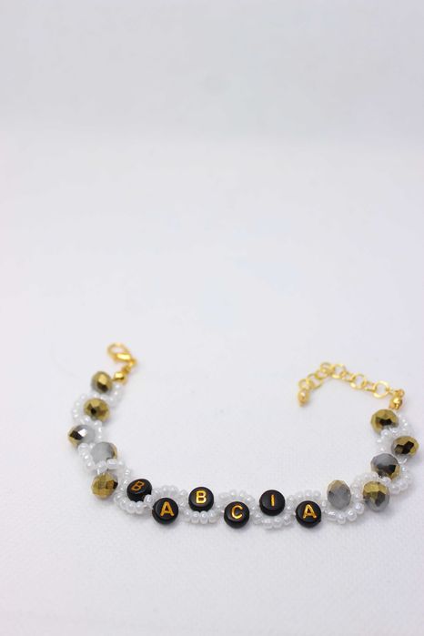 Urocza bransoletka na Dzień Babci – elegancja i wyjątkowy design