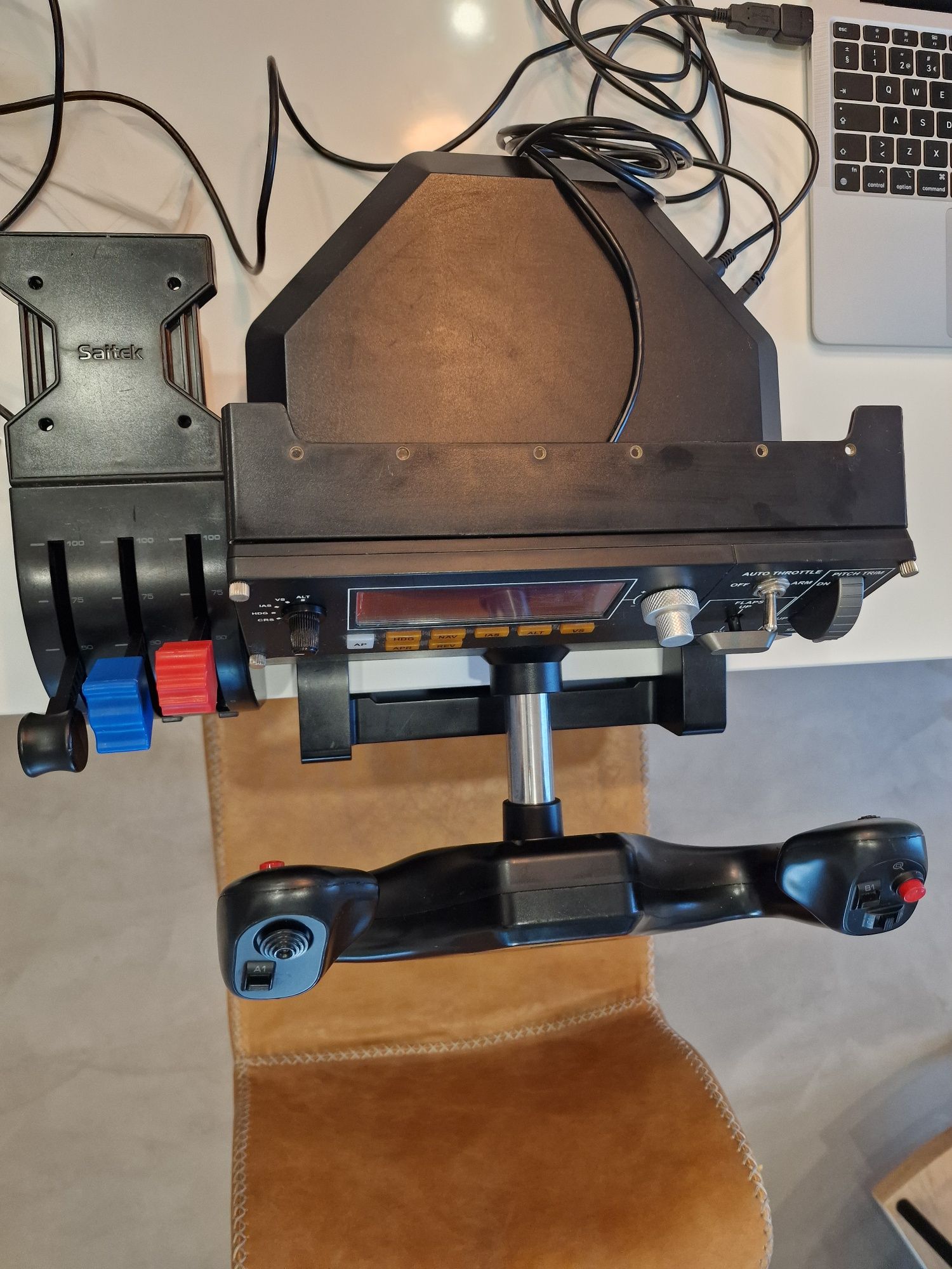Pro flight yoke Saitek+painel múltiplo+acelaração