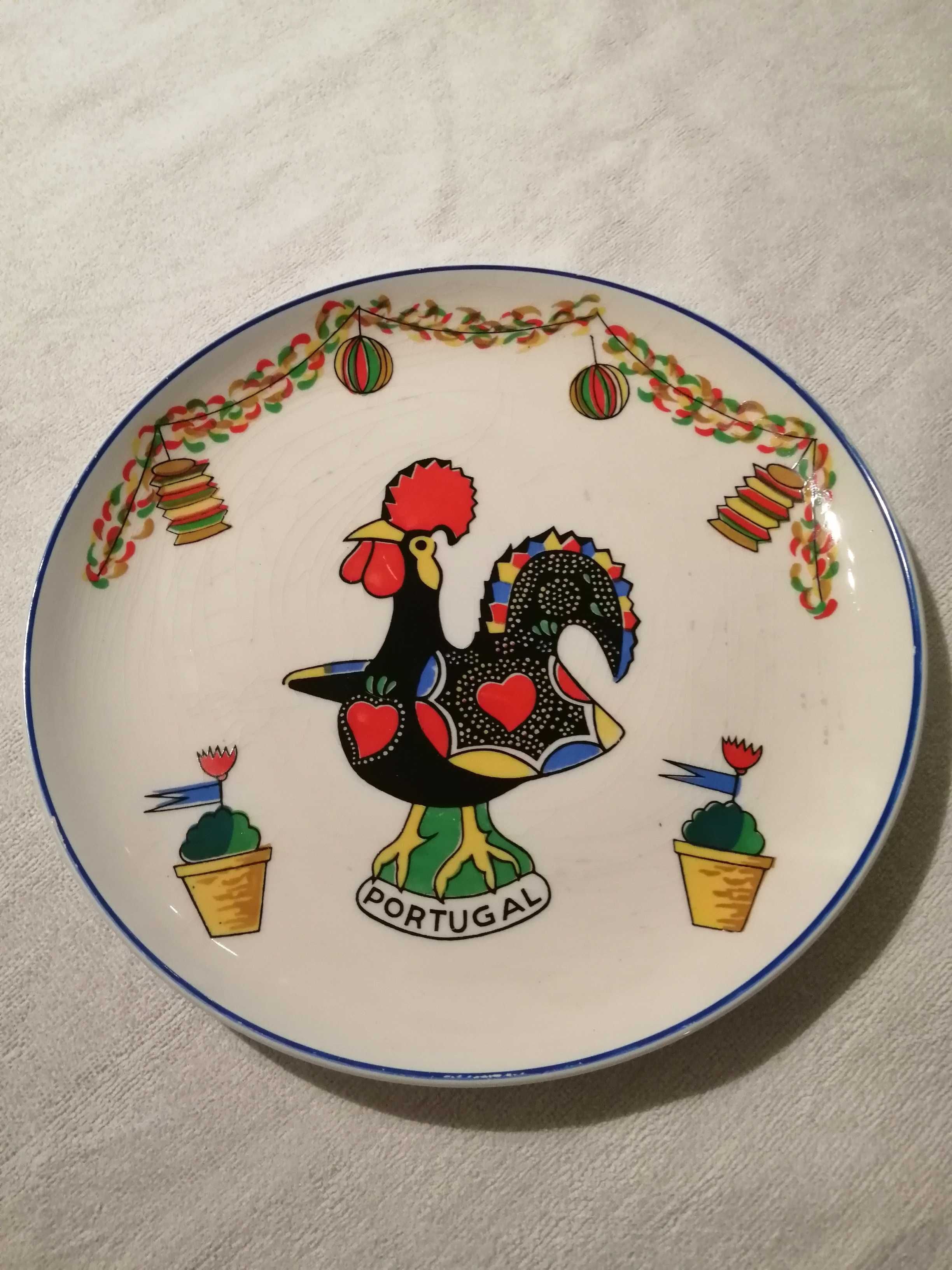 Prato antigo em faiança Sacavém  (28,5 cm de diâmetro). Arte popular