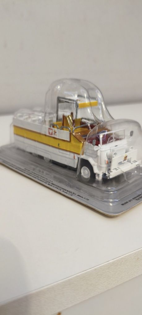 Star 660 papamobile. Auto papieża skala 1:72 kultowe autobusy PRL.