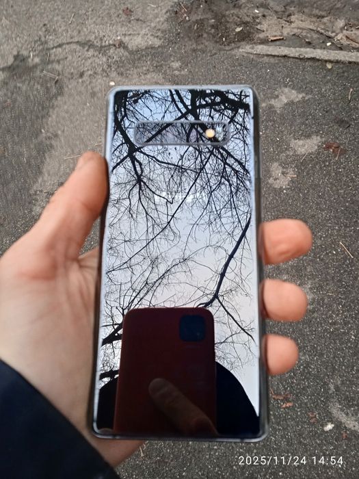 Смартфон Samsung Galaxy S10+ plus