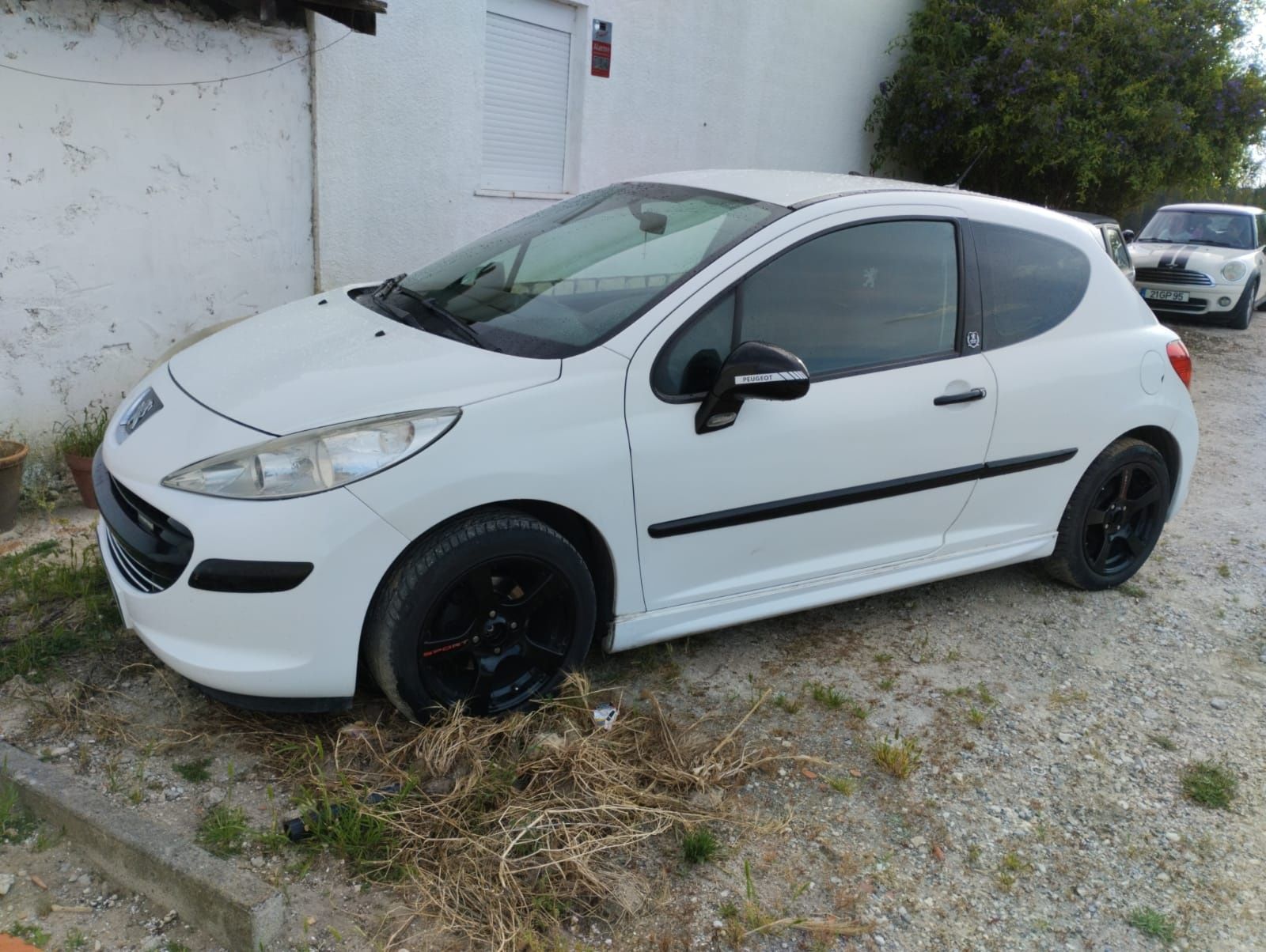 Peugeot 207 Van.