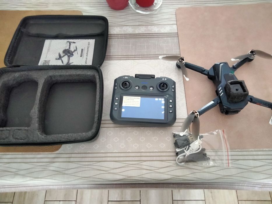 Dron GT8 wyświetlacz LCD/unikanie przeszkód