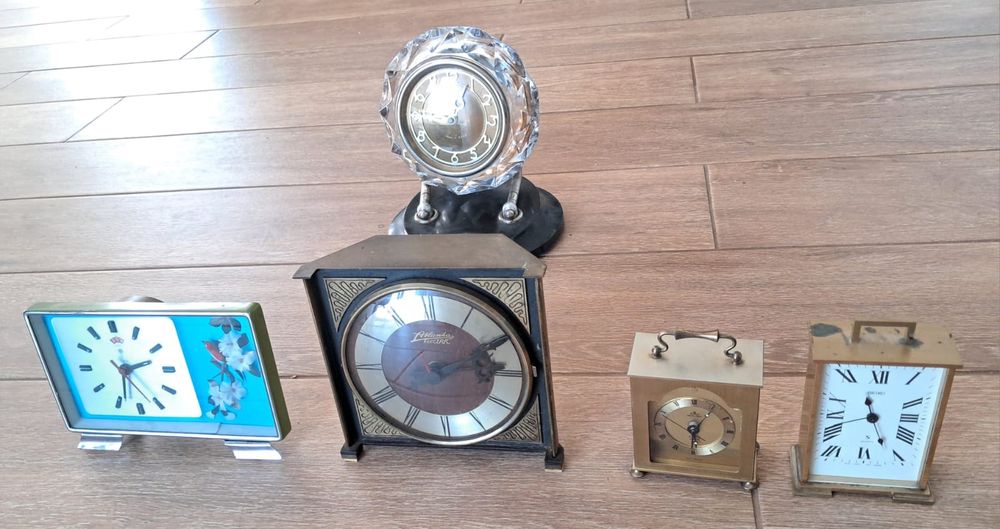 5 starych zegarów zegarków Seiko majak itp