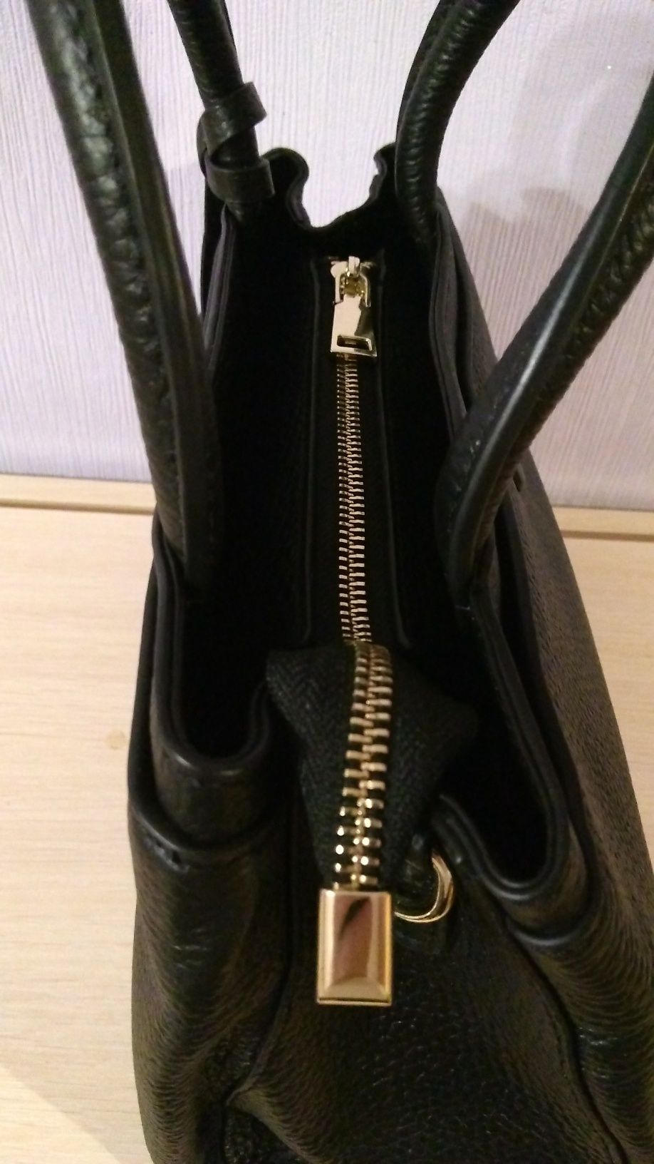 Женская кожаная сумочка