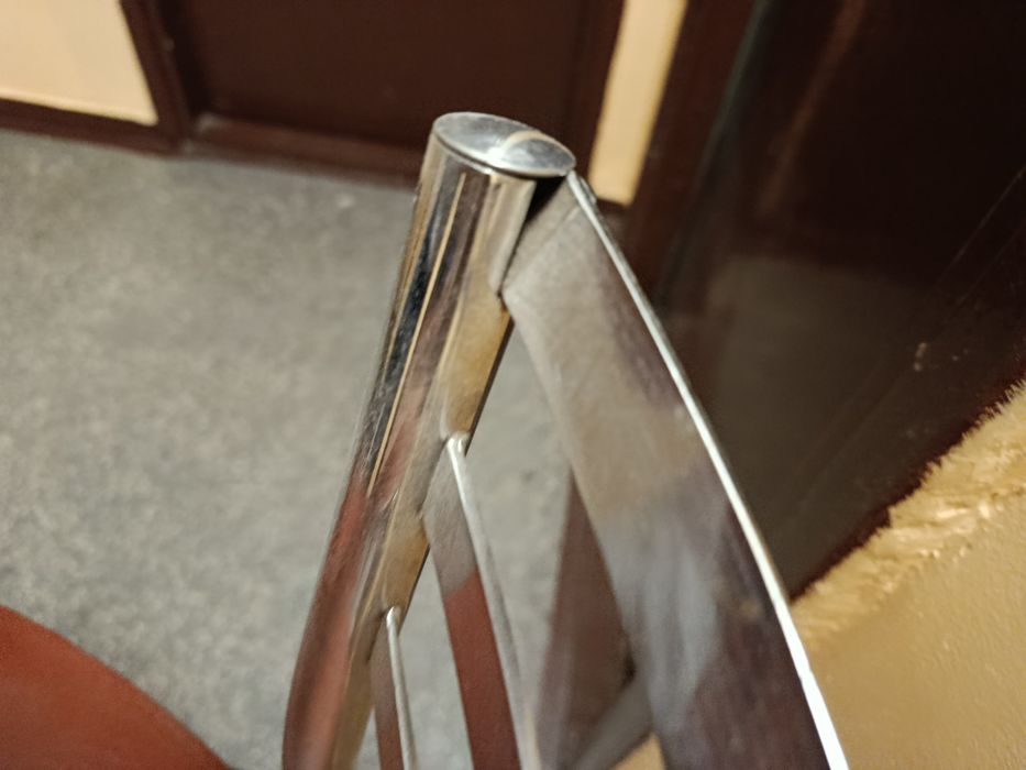 Krzeseło hoker chromowany obity skóra