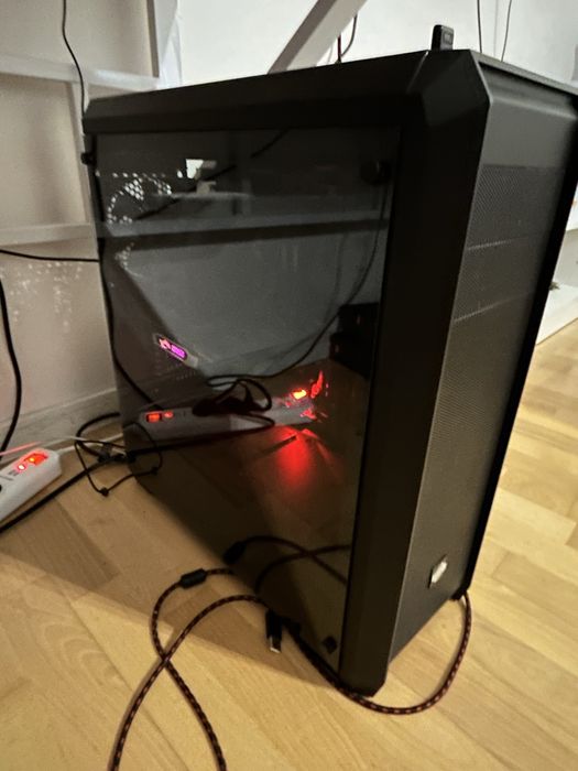 Komputer Gamingowy z procesroem oraz pełnym wyposażeniem
