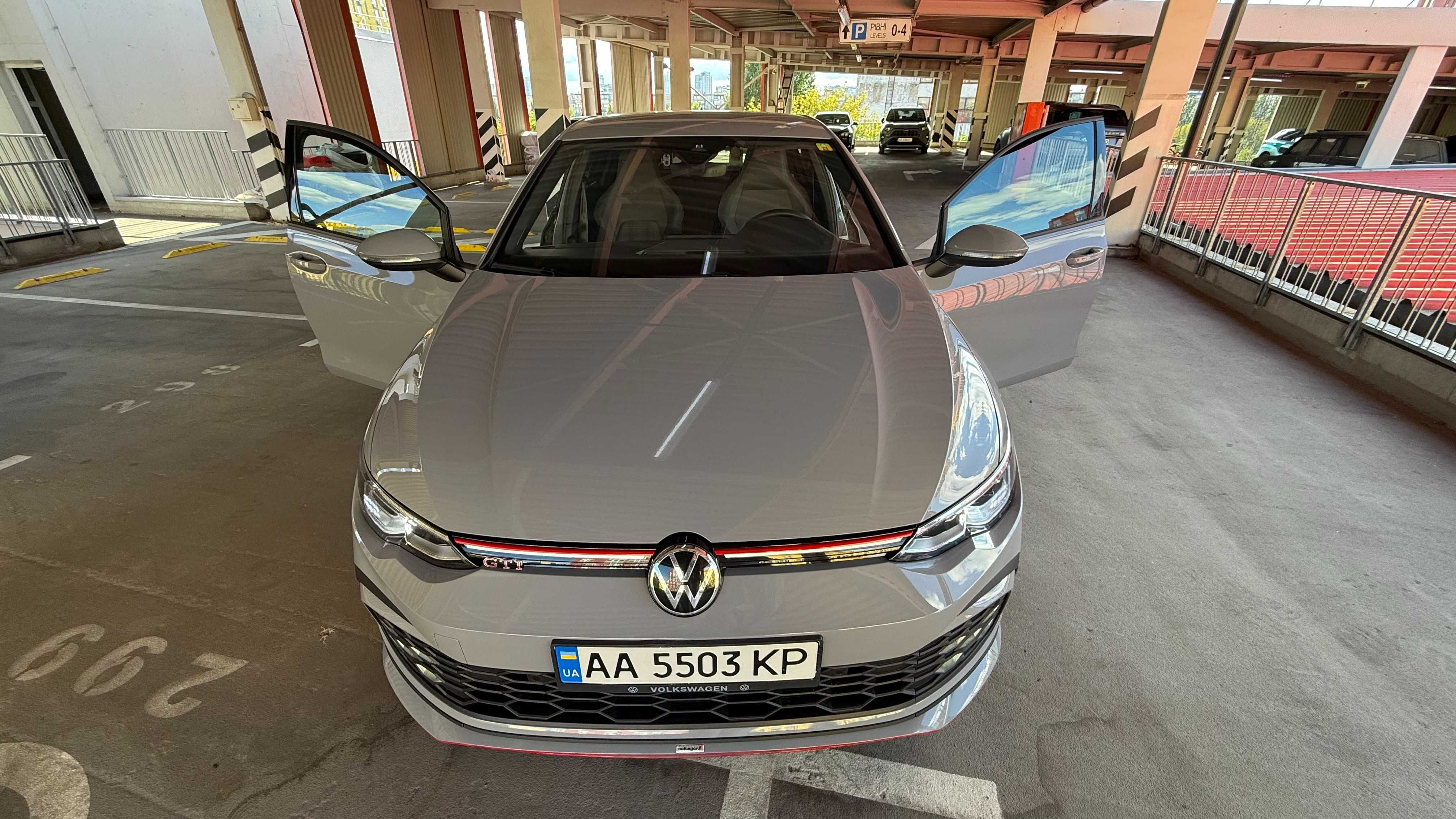 Запах та стан нового авто! VOLKSWAGEN Golf GTI 8. 18223 км.