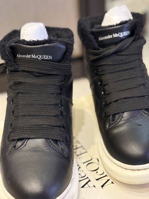 Продам брендові ботінки