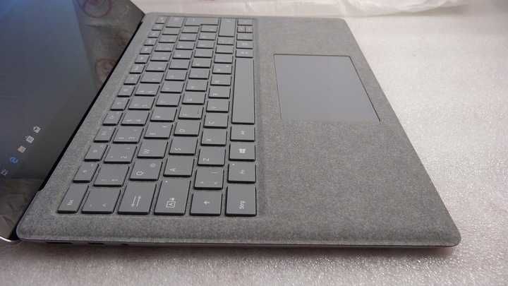 Laptop Microsoft Surface 1769 13,5 i5 8GB 256GB Windows 11 NEW