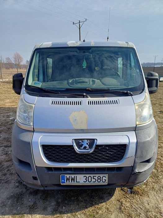 Peugeot Boxer brygadówka 6 osób